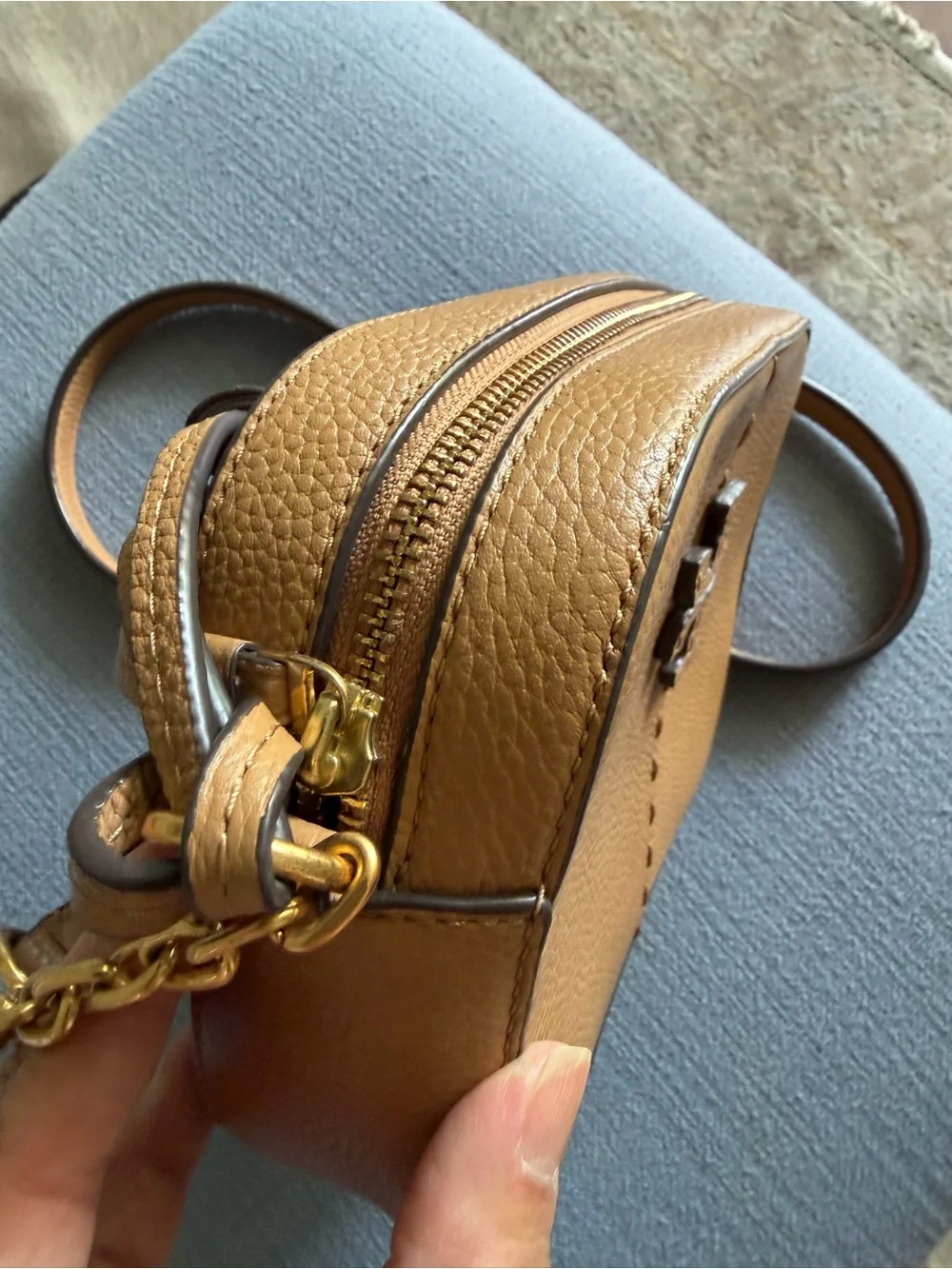 Tory Burch McGraw Camera Bag Pebbled Leather in Tan